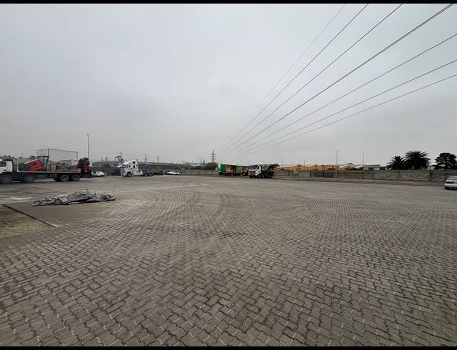 4,100M² INDUSTRIAL YARD TO LET IN BLACKHEATH INDUSTRIAL